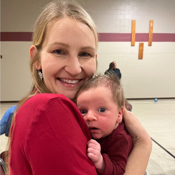 Meet your Posher, Cynthia - Picture 1 of 1